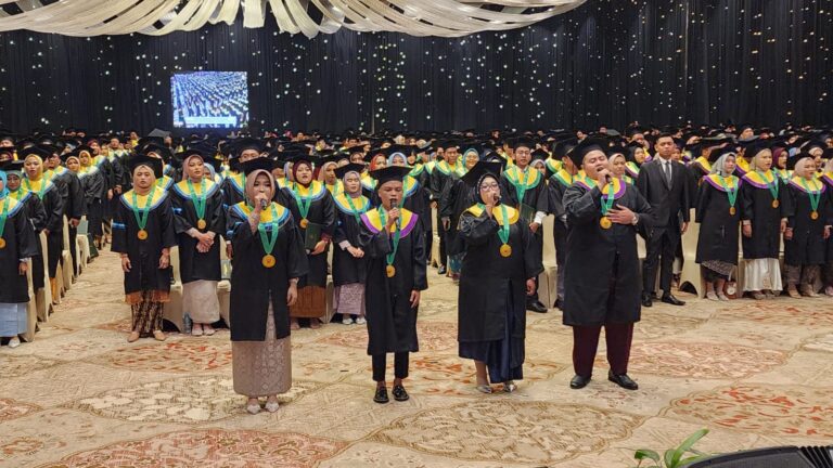 Penerima KIPK Dominasi Wisudawan ’Cumlade’